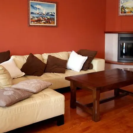 With Private Pool, 6-8 People, Free Wifi, Parking Vila Materada
