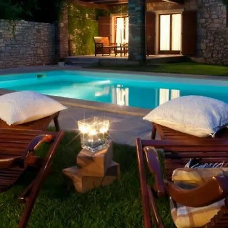 With Private Pool, 6-8 People, Free Wifi, Parking Vila *